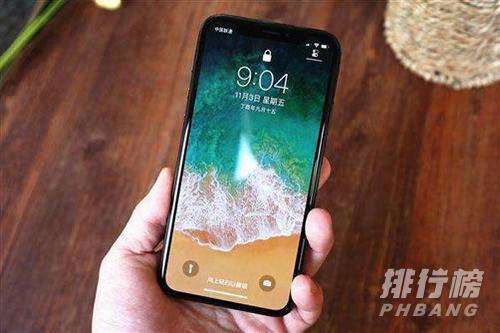 iphone12为什么屏幕会突然变暗