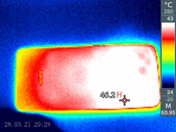 小米11 Ultra玩30分钟后的《原神》最高温度