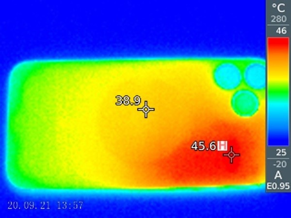 《原神》游戏半小时手机背面温度