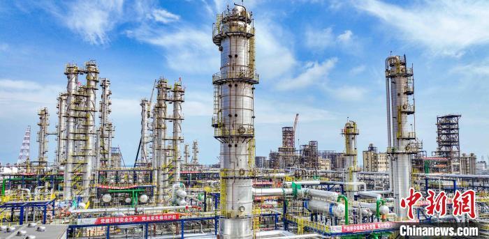 海南自贸港重点工程海南炼化百万吨乙烯项目中期交工